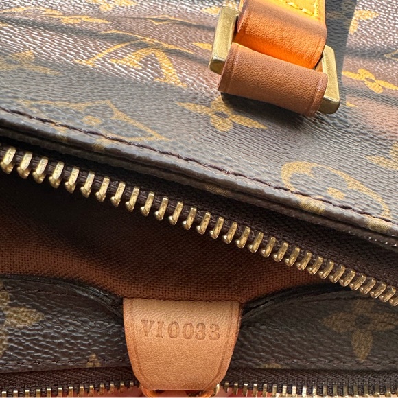 LOUIS VUITTON - Picture 5 of 11